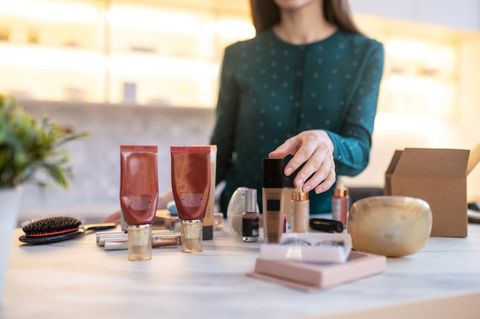 Cosmetics Manufacturing Explained: Explore Key Facts, Explanation, and Quality Overview