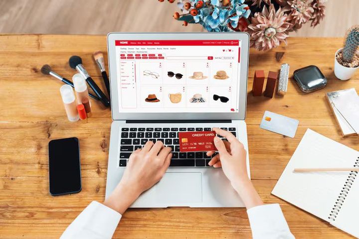 Online Shopping Portals: An Overview to Explore Basics and Key Insights