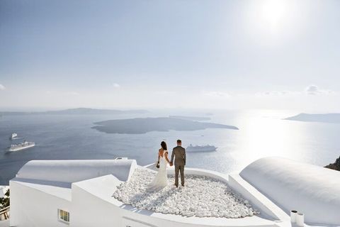 Santorini Honeymoon Overview: Destinations, Basics, and Romantic Travel Facts