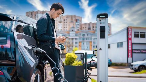 EV Charging Station Installation: An Overview to Explore Basics and Key Insights