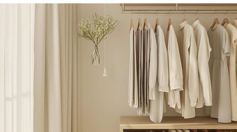 Discover Minimalist Wardrobe for Women: Tips, Organization Details, and Sustainable Fashion Insights