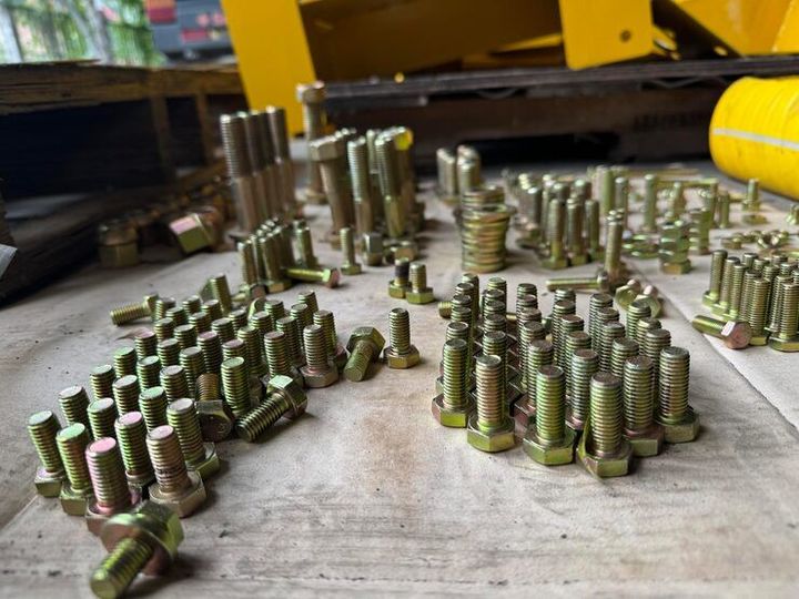 Guide to Industrial Fasteners Types for Material Compatibility and Strength