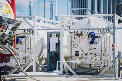 Fluid Power Systems Technology and Pressure Transmission Overview for Engineering