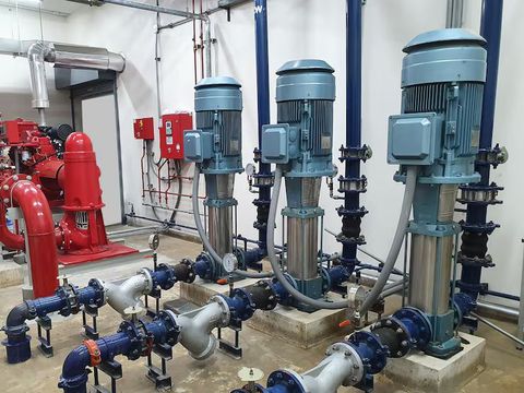 Industrial Water Pumps Systems and Centrifugal Pump Functions Overview