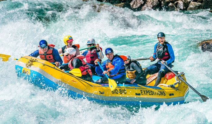 Overview of River Rafting Expeditions: Discover Key Details, Advice, and Safety Insights