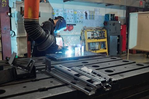 Plasma Cutting Machines Information for Manufacturing and Workshop Use